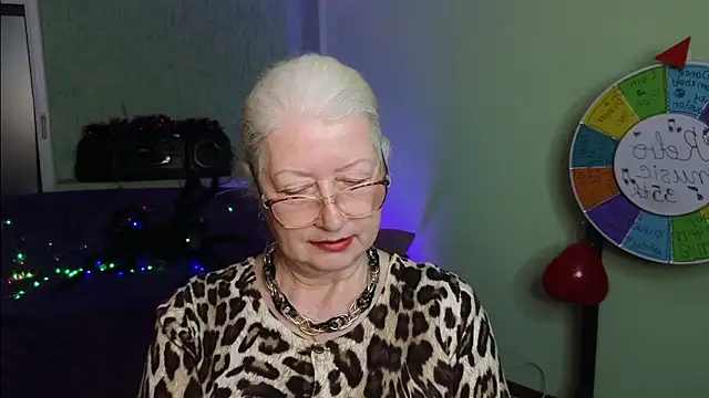 Maya Mayflower online show from March 4, 3:15 pm