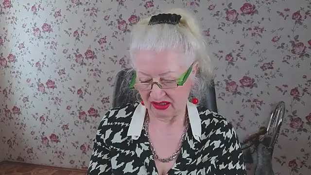 Maya Mayflower online show from March 2, 7:15 am