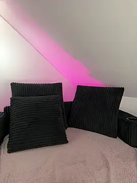 SpicyKylieFoxx online show from April 8, 2:39 pm