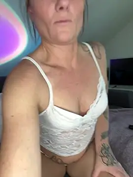 Snapshot of SpicyKylieFoxx chatting on June 24, 9:19 am SpicyKylieFoxx online show from June 24, 9:19 am