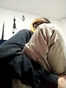 KratosAfroditacs online show from October 21, 7:58 pm