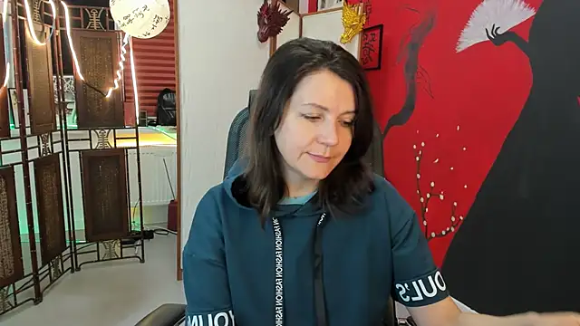 NicoleHitman online show from March 19, 5:19 am