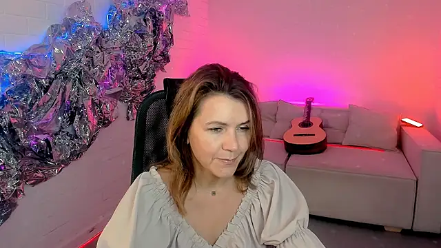 NicoleHitman online show from September 19, 9:11 am