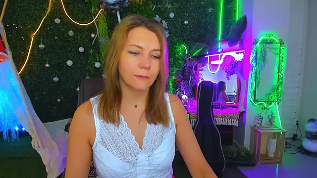 Snapshot of NicoleHitman chatting on January 18, 9:24 am NicoleHitman online show from January 18, 9:24 am