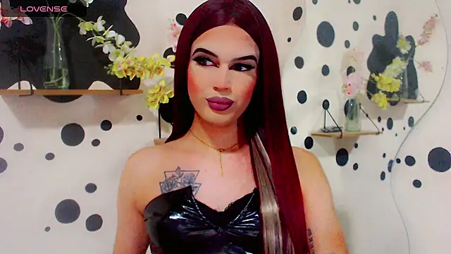 IvanaColizon BigCock online show from May 13, 8:06 pm