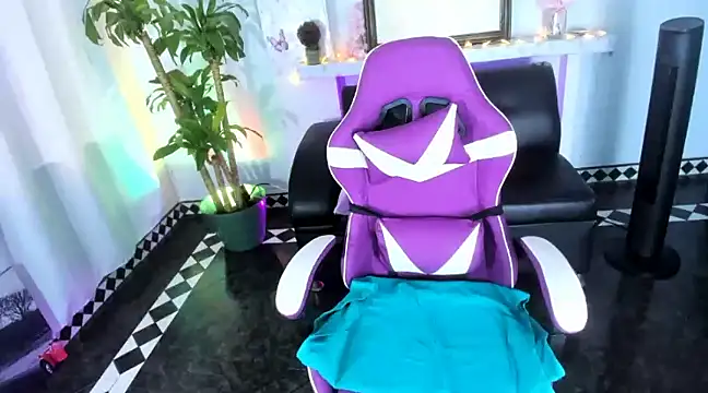 Snapshot of rose_honey_ chatting on March 18, 8:37 pm rose honey online show from March 18, 8:37 pm