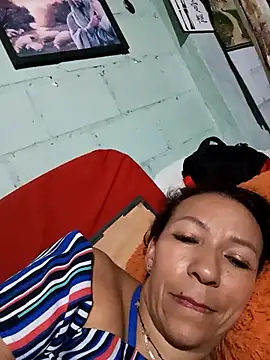 Snapshot of Antonela45 chatting on March 10, 1:45 am Antonela45 online show from March 10, 1:45 am