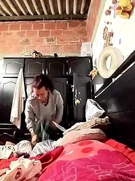 Snapshot of Antonela45 chatting on October 25, 1:35 am Antonela45 online show from October 25, 1:35 am