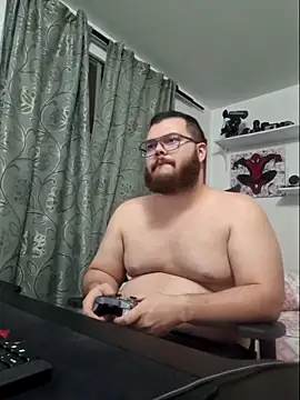 Snapshot of Edmund98 chatting on February 16, 1:46 am Edmund98 online show from February 16, 1:46 am