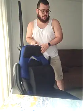 Snapshot of Edmund98 chatting on February 20, 12:38 pm Edmund98 online show from February 20, 12:38 pm