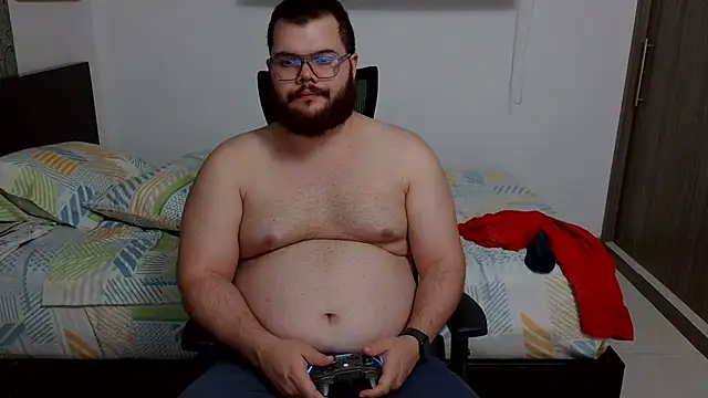 Snapshot of Edmund98 chatting on February 21, 2:01 am Edmund98 online show from February 21, 2:01 am