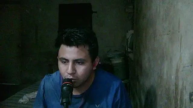 Snapshot of mikigamesH2 chatting on March 14, 11:43 pm mikigamesH2 online show from March 14, 11:43 pm