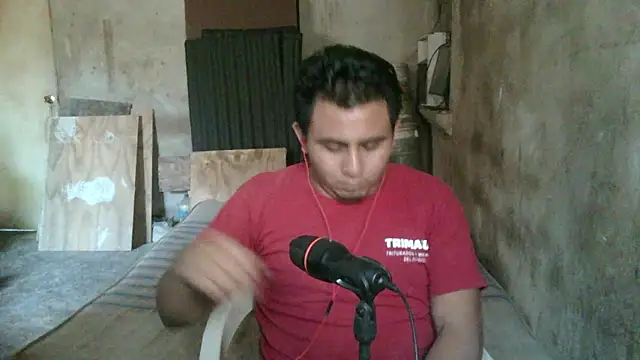 Snapshot of mikigamesH2 chatting on March 15, 10:11 pm mikigamesH2 online show from March 15, 10:11 pm