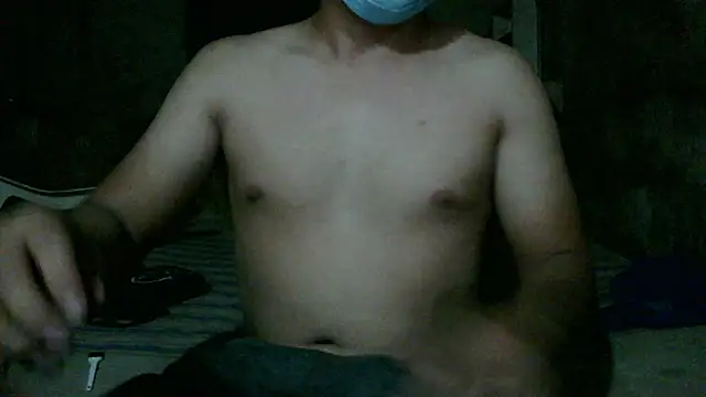 Snapshot of mikigamesH2 chatting on March 16, 3:14 am mikigamesH2 online show from March 16, 3:14 am