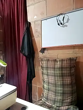 Snapshot of isis_milove chatting on February 27, 12:16 pm isis milove online show from February 27, 12:16 pm