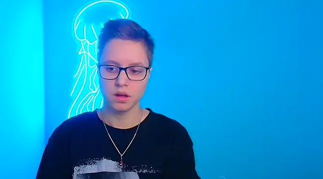 Snapshot of Bella_Swannn chatting on March 15, 6:32 pm Bella Swannn online show from March 15, 6:32 pm