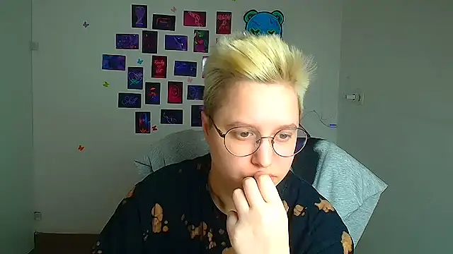 Snapshot of Bella_Swannn chatting on March 18, 12:19 pm Bella Swannn online show from March 18, 12:19 pm