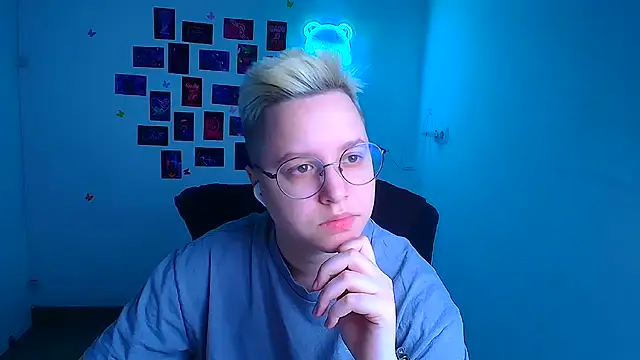 Snapshot of Bella_Swannn chatting on March 20, 6:07 am Bella Swannn online show from March 20, 6:07 am