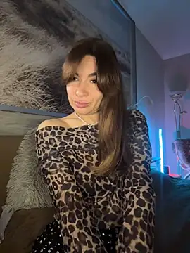Mary Kiitty online show from May 7, 11:37 am