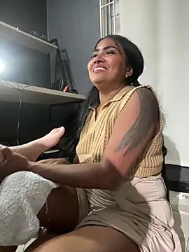 Snapshot of Ariana_Rodriguez chatting on December 23, 12:19 am Ariana Rodriguez online show from December 23, 12:19 am