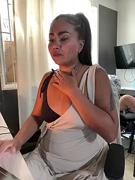 Snapshot of Ariana_Rodriguez chatting on January 5, 5:27 pm Ariana Rodriguez online show from January 5, 5:27 pm