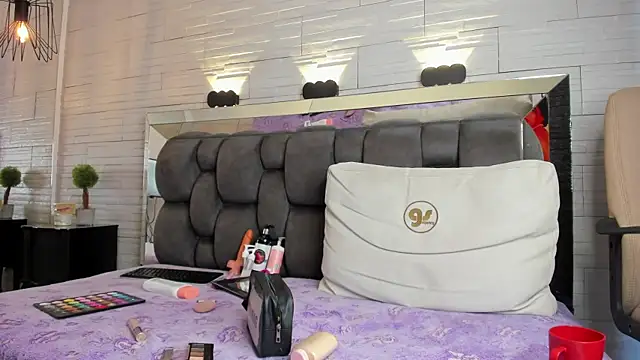 jade heartt online show from January 10, 11:56 am