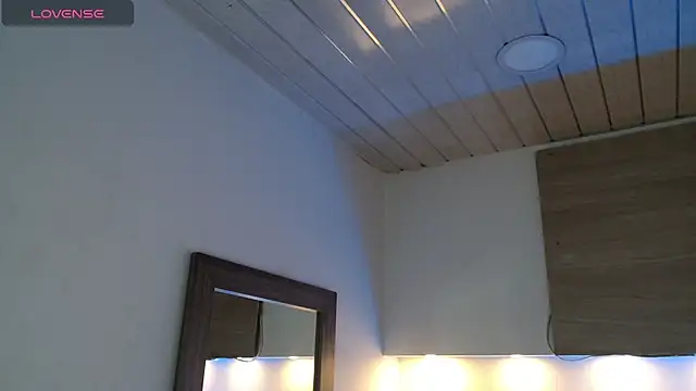 Snapshot of Cristal_Velle chatting on September 25, 12:42 pm Cristal Velle online show from September 25, 12:42 pm