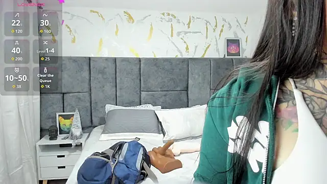 Snapshot of Cristal_Velle chatting on November 24, 1:00 pm Cristal Velle online show from November 24, 1:00 pm