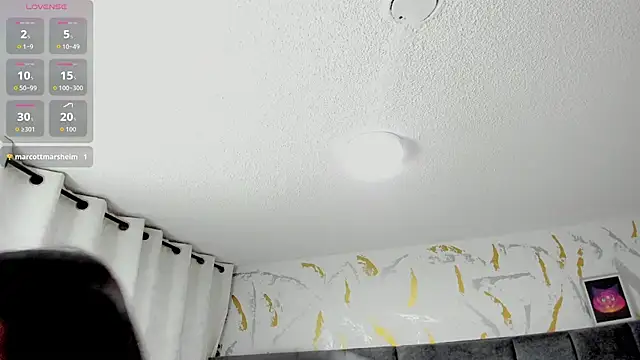 Snapshot of Cristal_Velle chatting on December 3, 12:36 pm Cristal Velle online show from December 3, 12:36 pm