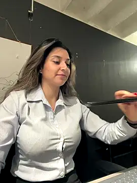 Isabella Varella online show from December 1, 12:32 pm