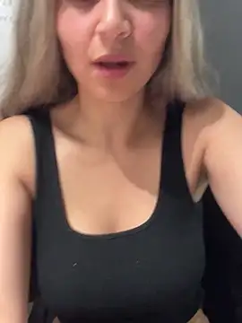 Isabella Varella online show from December 17, 12:55 pm