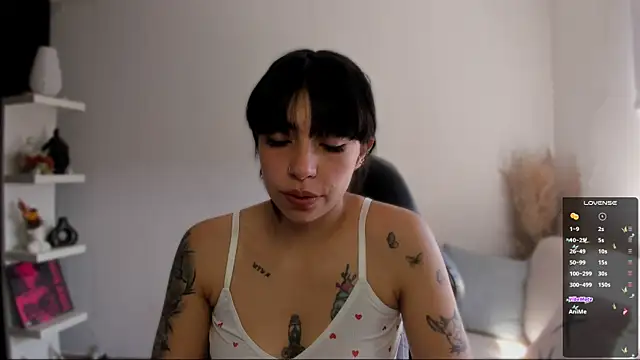 Saraa Desiree online show from December 21, 4:58 pm