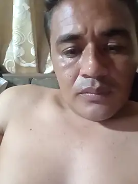 Snapshot of candy_-_king chatting on February 3, 4:21 am candy - king online show from February 3, 4:21 am