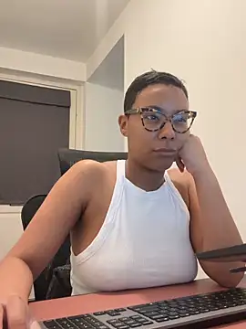 Melia Rayne online show from April 1, 9:10 am