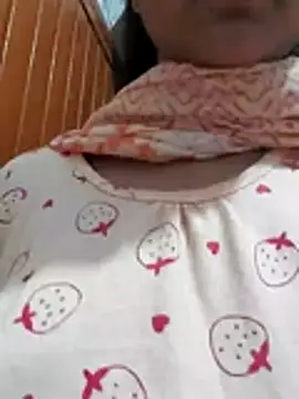 sexy-trisha1 online show from November 6, 7:04 pm