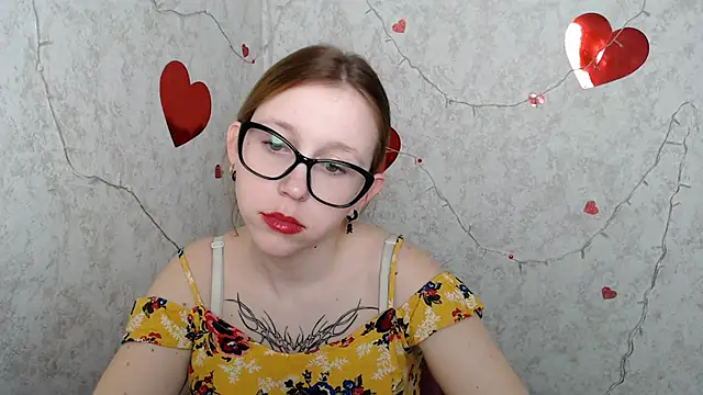 Snapshot of _MiraGold_ chatting on March 7, 1:29 pm MiraGold online show from March 7, 1:29 pm