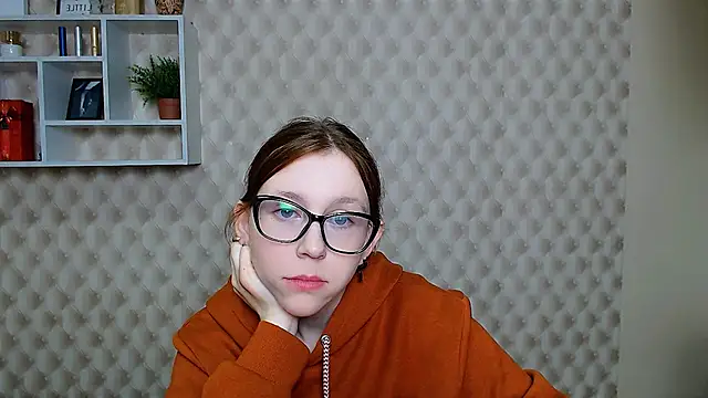 Snapshot of _MiraGold_ chatting on November 12, 7:20 am MiraGold online show from November 12, 7:20 am