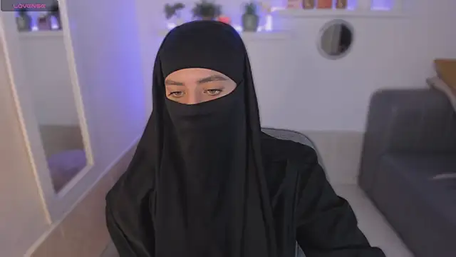 Snapshot of salma_arabicc chatting on October 11, 4:01 am salma arabicc online show from October 11, 4:01 am