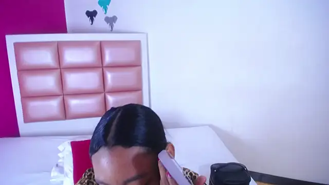 tiny sarah1 online show from October 29, 3:36 pm