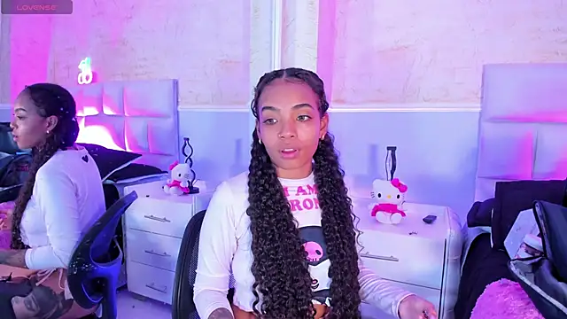 SarahLynn7 online show from March 19, 8:54 pm