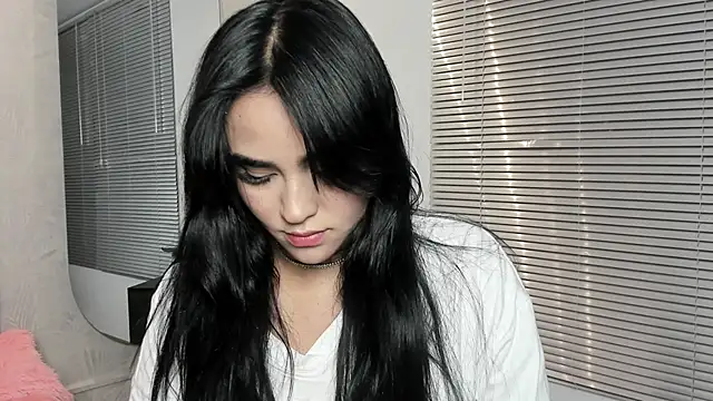 elaia muller  online show from November 28, 4:04 am