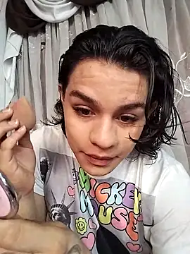 Moonroxe  online show from March 4, 5:13 pm