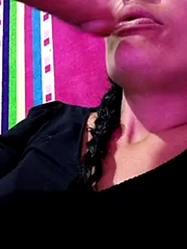 Snapshot of sarayulith chatting on March 6, 2:52 am sarayulith online show from March 6, 2:52 am