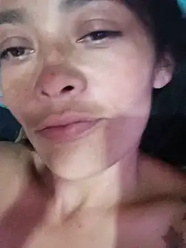 Snapshot of sarayulith chatting on June 21, 1:08 am sarayulith online show from June 21, 1:08 am