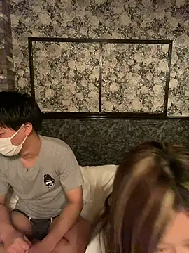 strawberryice online show from February 28, 10:05 am