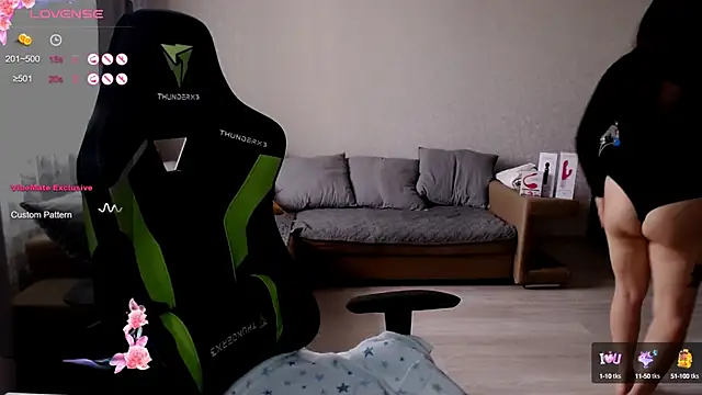 Snapshot of LisaAsianFlower chatting on March 21, 5:11 am LisaAsianFlower online show from March 21, 5:11 am