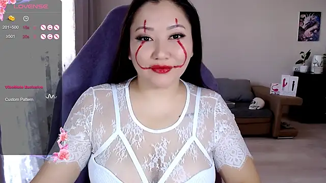 Snapshot of LisaAsianFlower chatting on October 31, 3:51 am LisaAsianFlower online show from October 31, 3:51 am