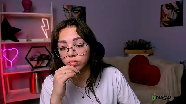 kiki swan online show from March 10, 10:04 am