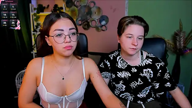 kiki swan online show from October 4, 5:49 am