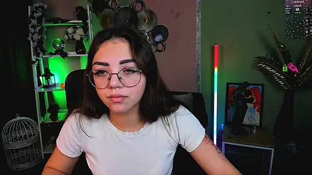 kiki swan online show from December 3, 9:07 am